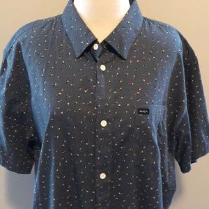 Men’s short sleeve button down shirt!
